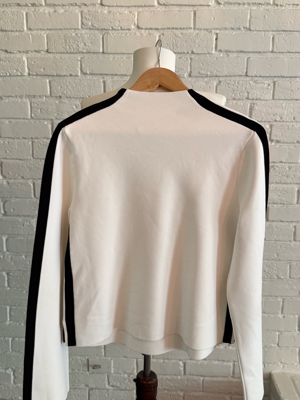 Veronica Beard White Long-Sleeve Sweater with Black Arm Stripes - Picture 2 of 6